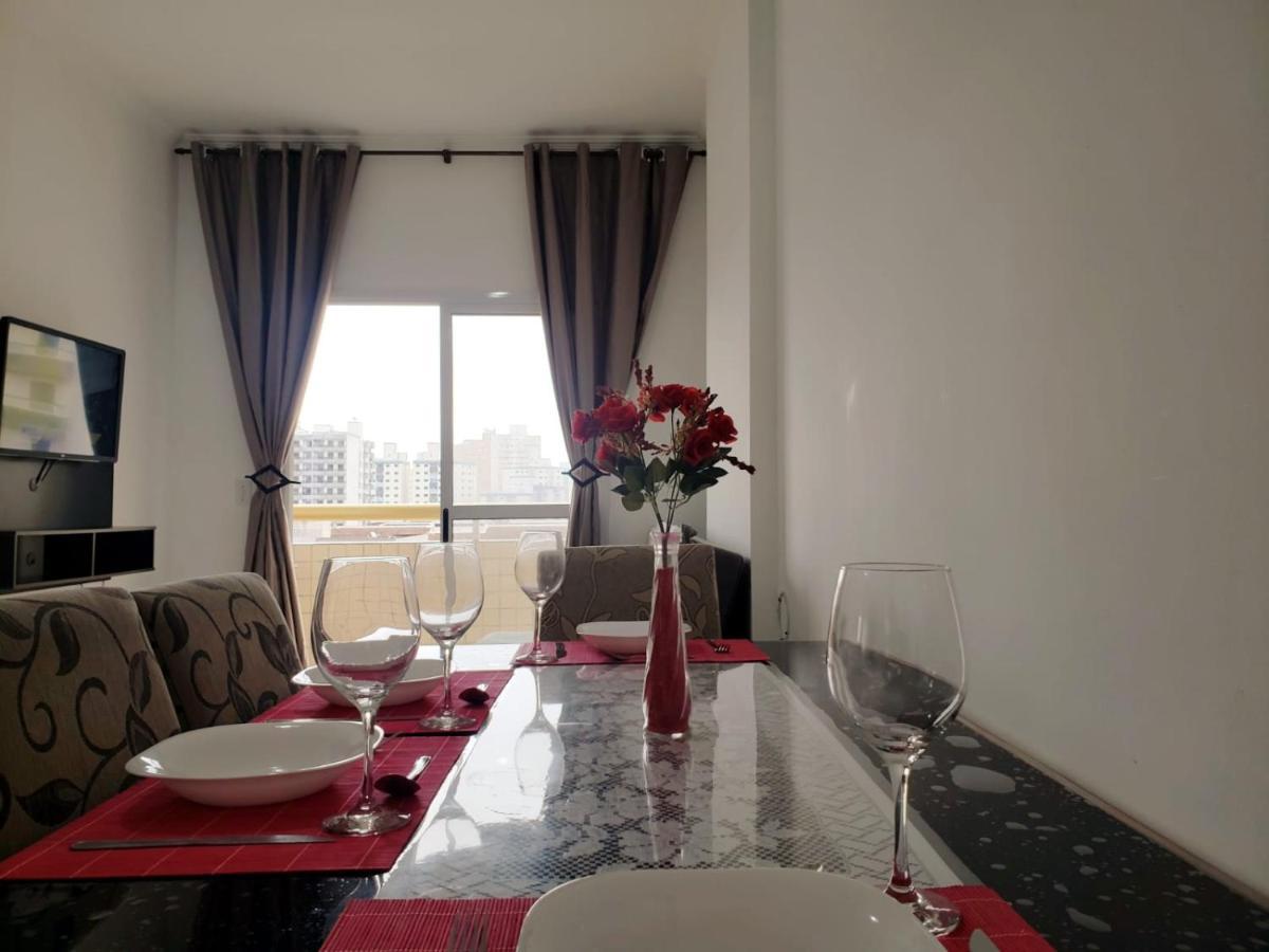 Lindo Apto 300M Praia Da Ocian E Centro - Vista Mar- Varanda Sacada - Wi-Fi 300 Mbps - Vaga De Garagem - Acomoda Ate 6 Pessoas Appartement Praia Grande  Buitenkant foto
