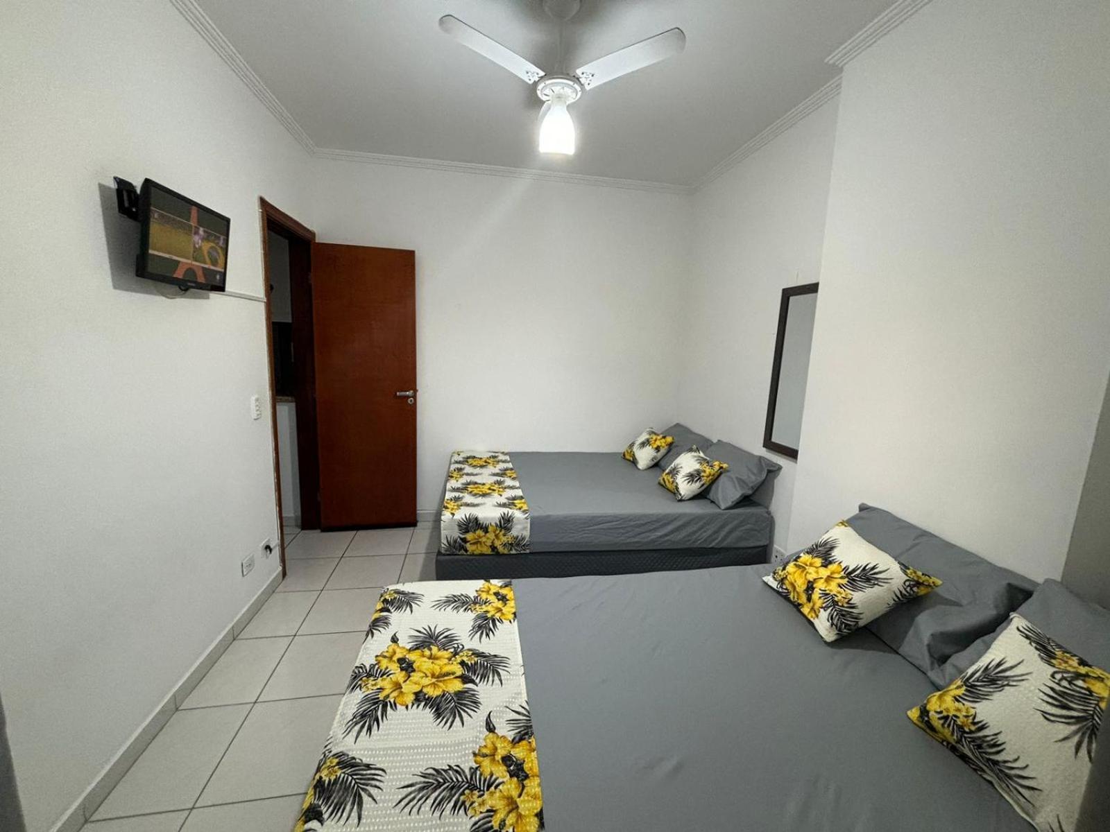 Lindo Apto 300M Praia Da Ocian E Centro - Vista Mar- Varanda Sacada - Wi-Fi 300 Mbps - Vaga De Garagem - Acomoda Ate 6 Pessoas Appartement Praia Grande  Buitenkant foto