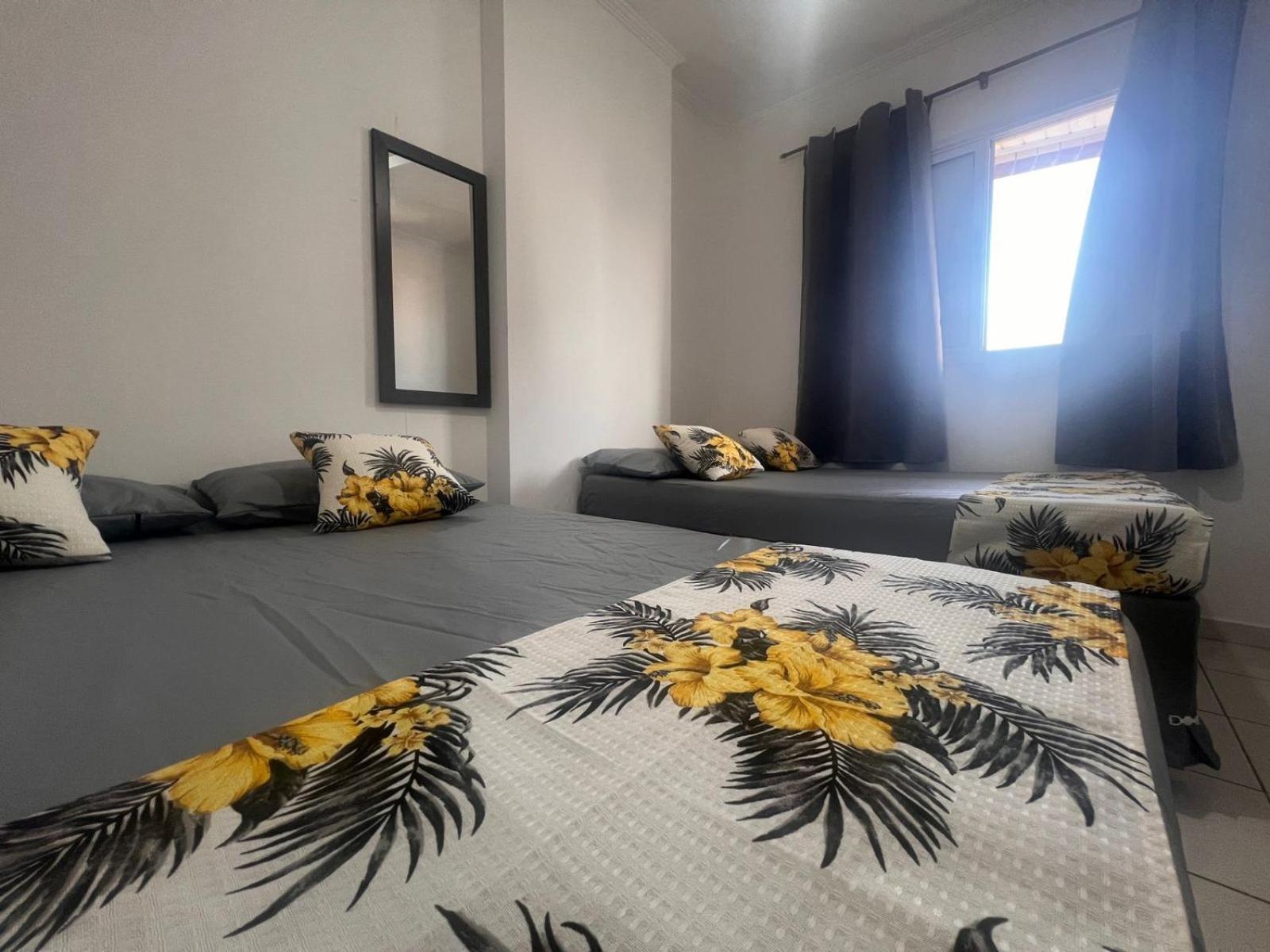 Lindo Apto 300M Praia Da Ocian E Centro - Vista Mar- Varanda Sacada - Wi-Fi 300 Mbps - Vaga De Garagem - Acomoda Ate 6 Pessoas Appartement Praia Grande  Buitenkant foto